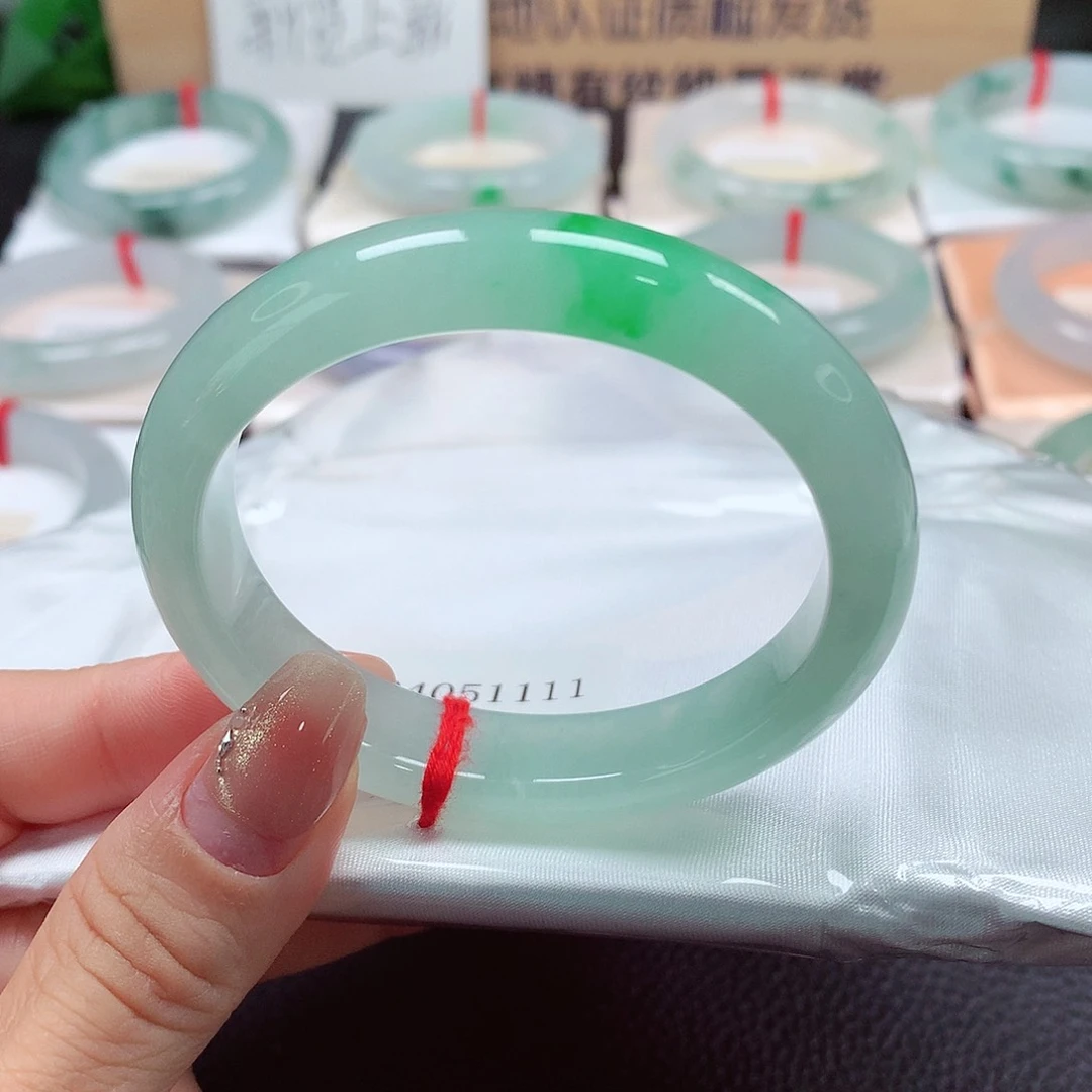 未镶嵌手镯（贵妃镯）翡翠天然a货翡翠