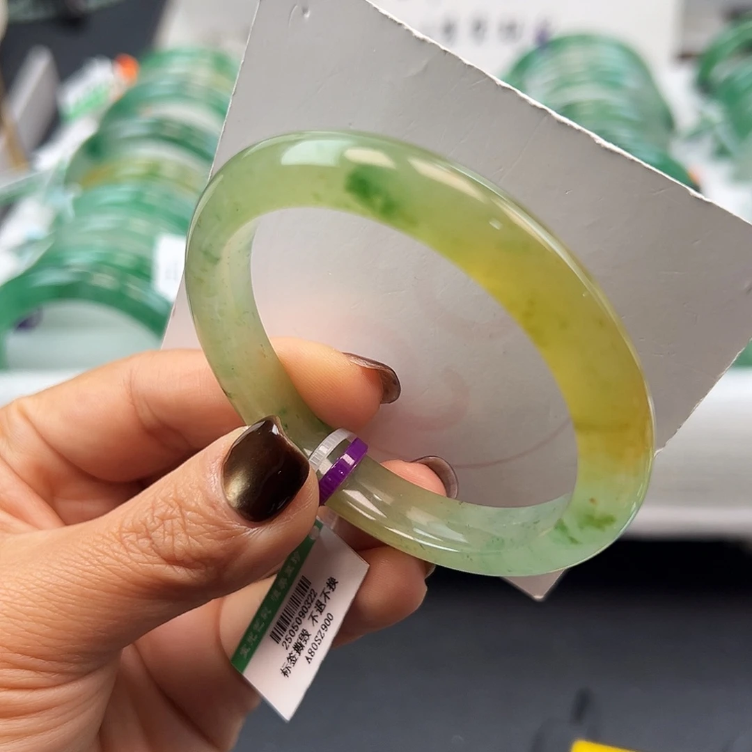 未镶嵌手镯石英质玉