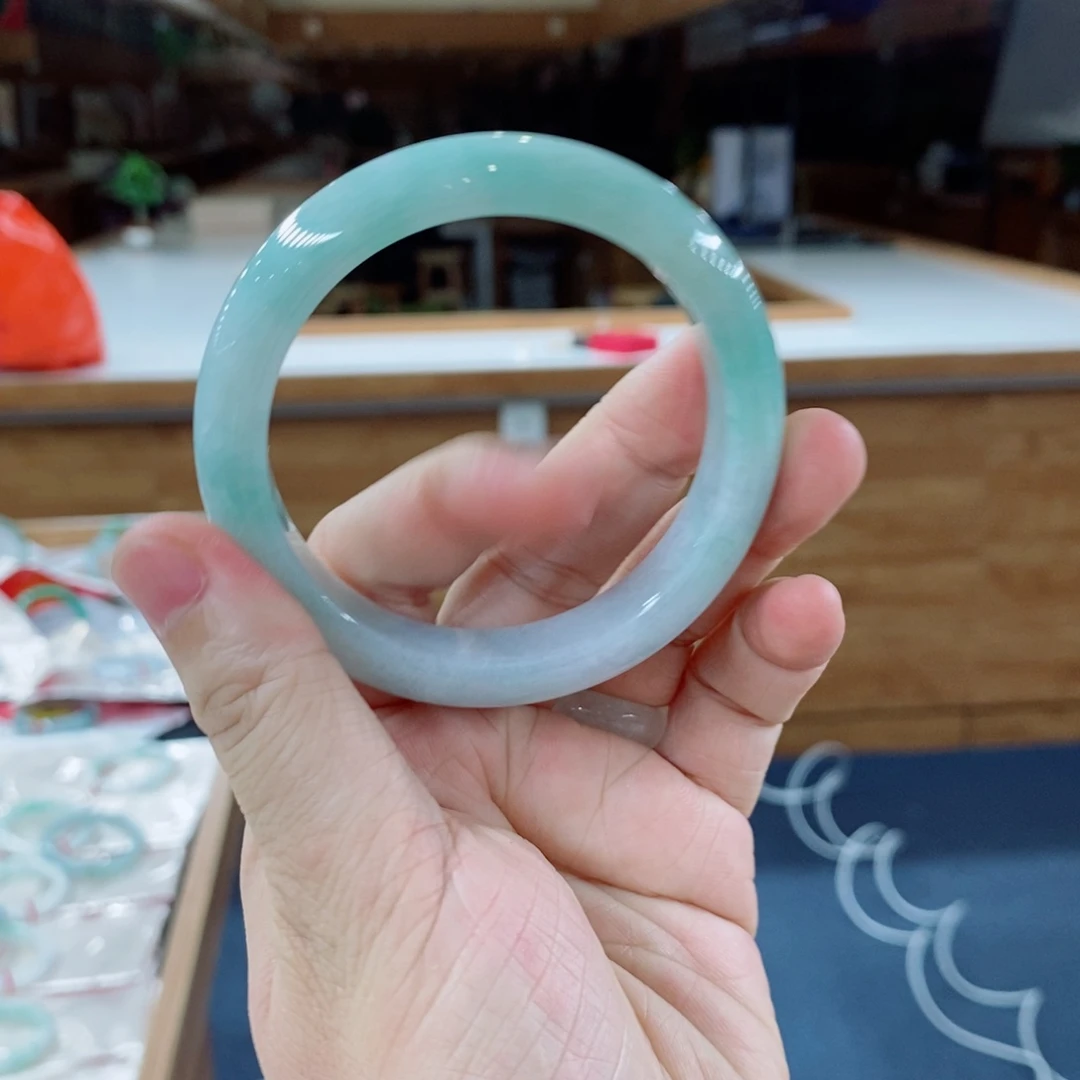 翡翠未镶嵌手镯翡翠