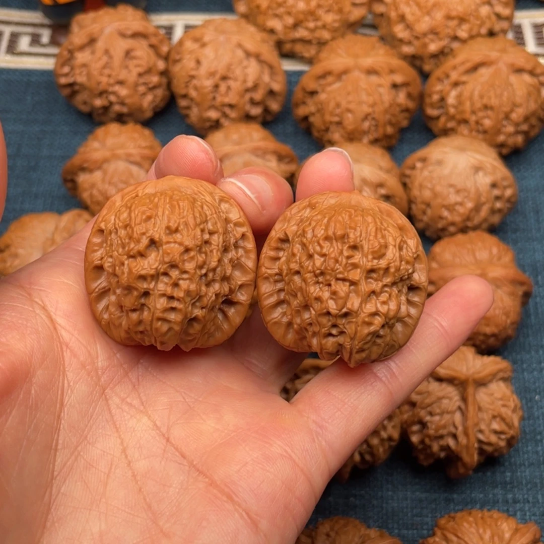 掌***）文玩核桃把件34全品毕业血麒麟