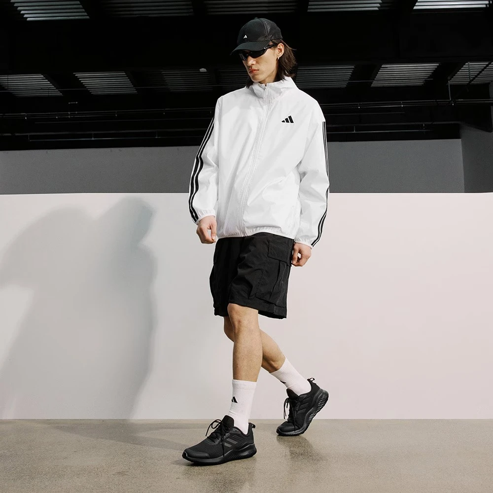 adidas/阿迪达斯【卖场同款】夏日轻薄运动休闲三条纹夹克JF3682