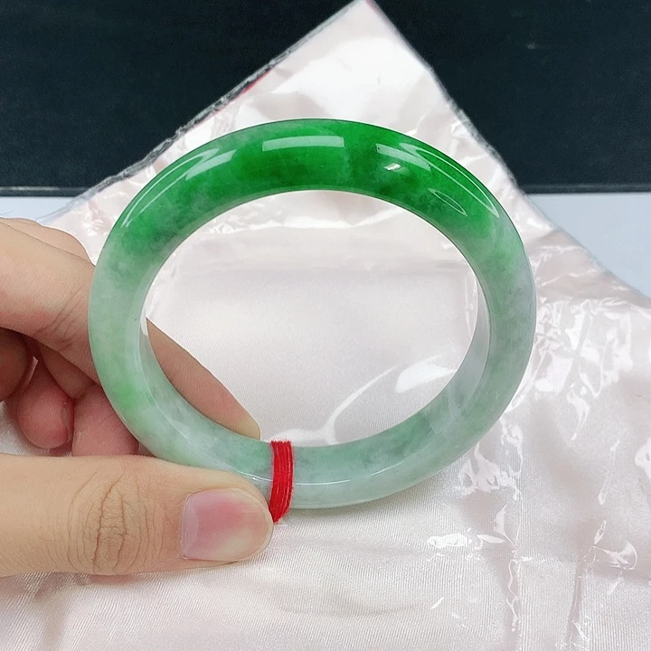 翡翠未镶嵌手镯圈63。0B046
