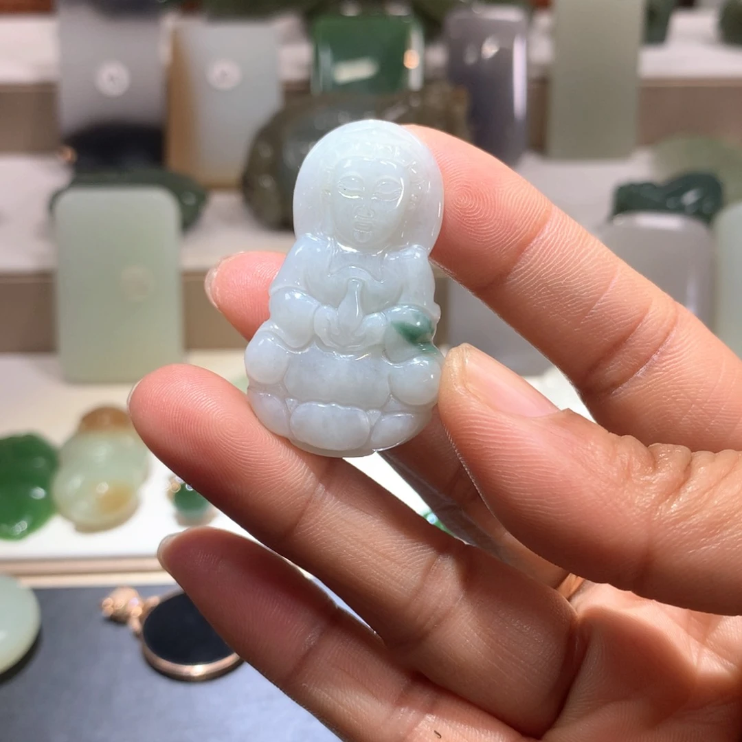 翡翠颈饰未镶嵌翡翠观音挂件
