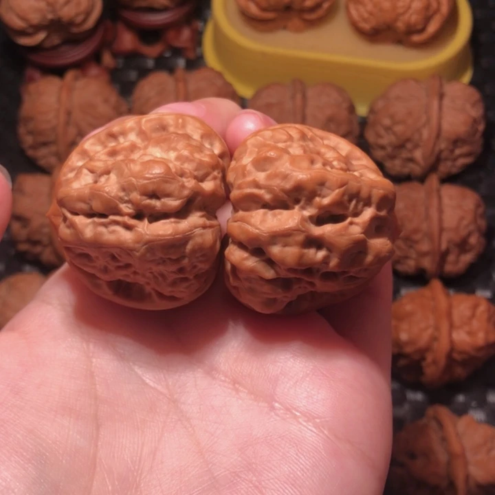 把件文玩核桃37开背红皮肌肉蛙