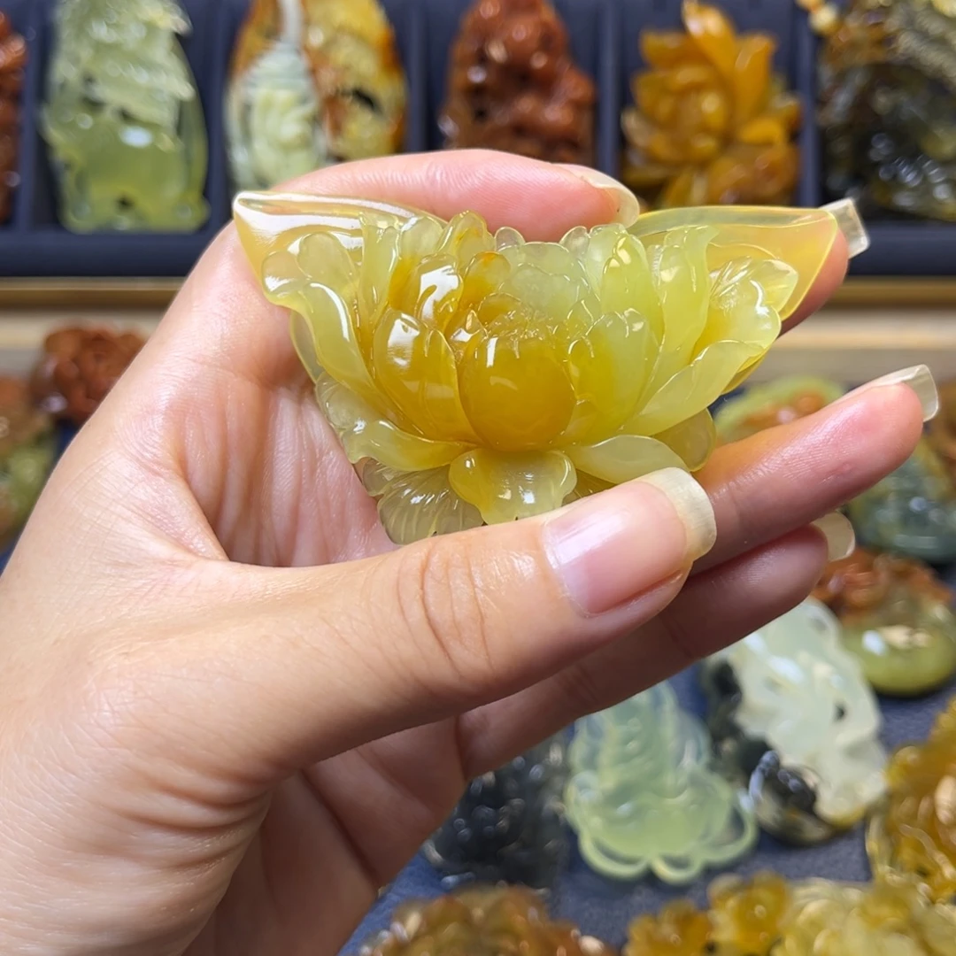 萍***絮蛇纹石玉未镶嵌颈饰