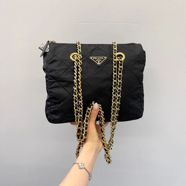 95新 Prada/普拉达 25黑金降落伞流浪斜挎单肩女包061404