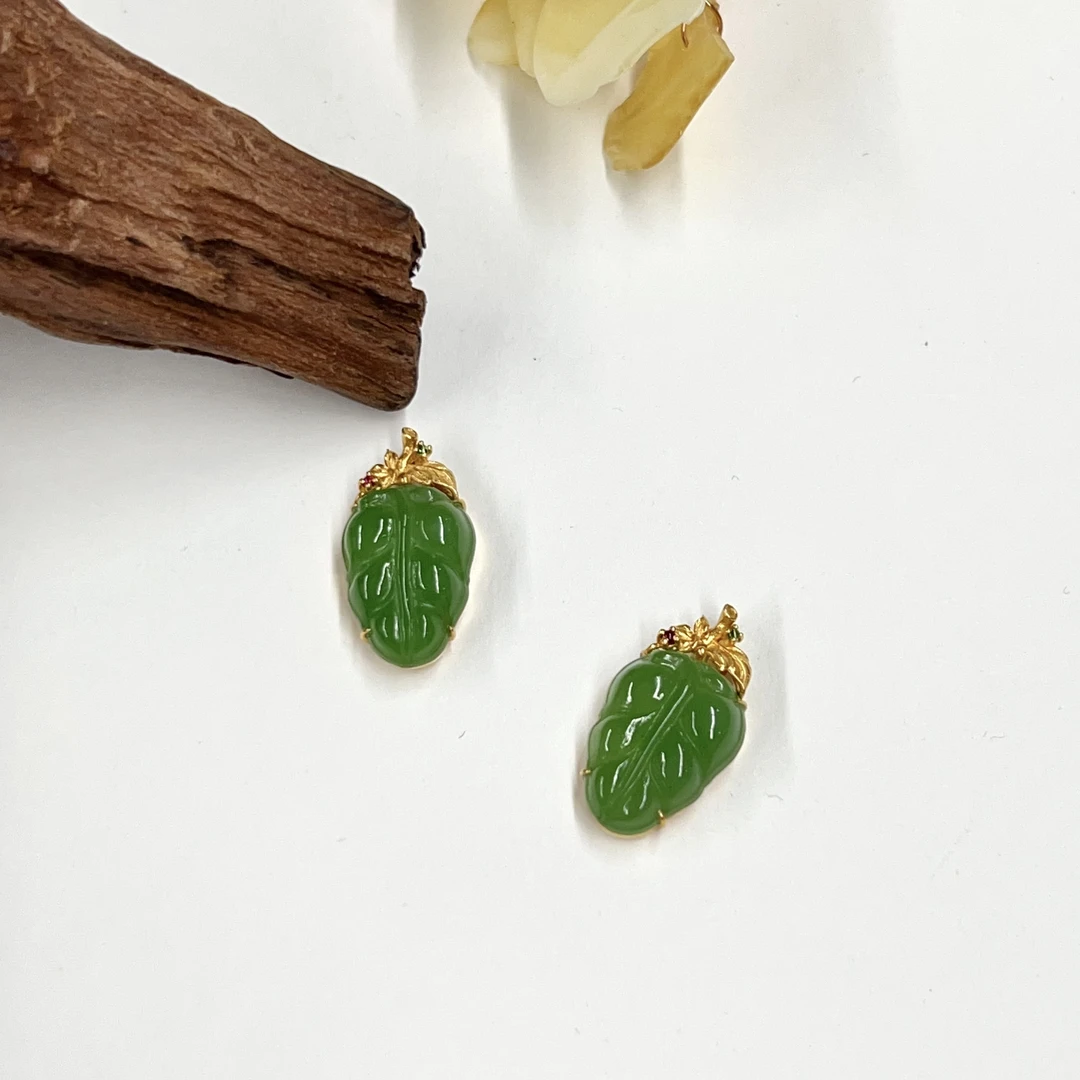 【小宝珠宝】4 T40281-18K金和田玉吊坠-多样性发一件-16*12.5*5mm