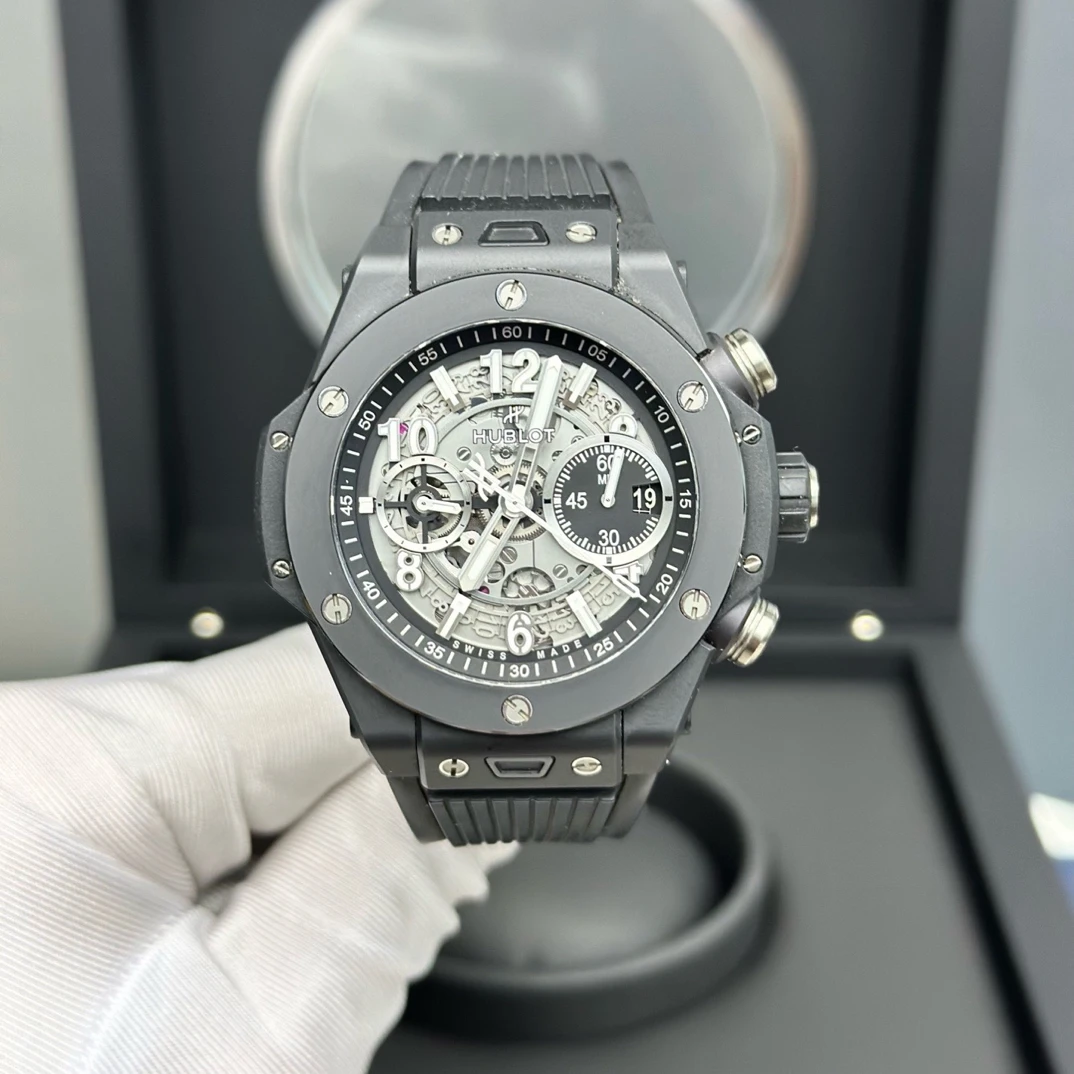 99新 Hublot/宇舶表 421大爆炸44黑陶瓷镂空盘胶带21年