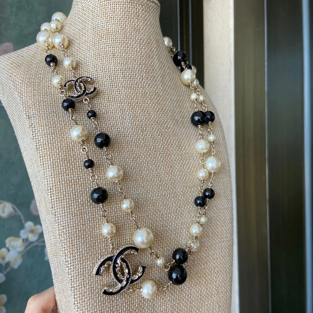 99新 Chanel/香奈儿 黑色珐琅长款项链跳珠链黑白珠珠时尚