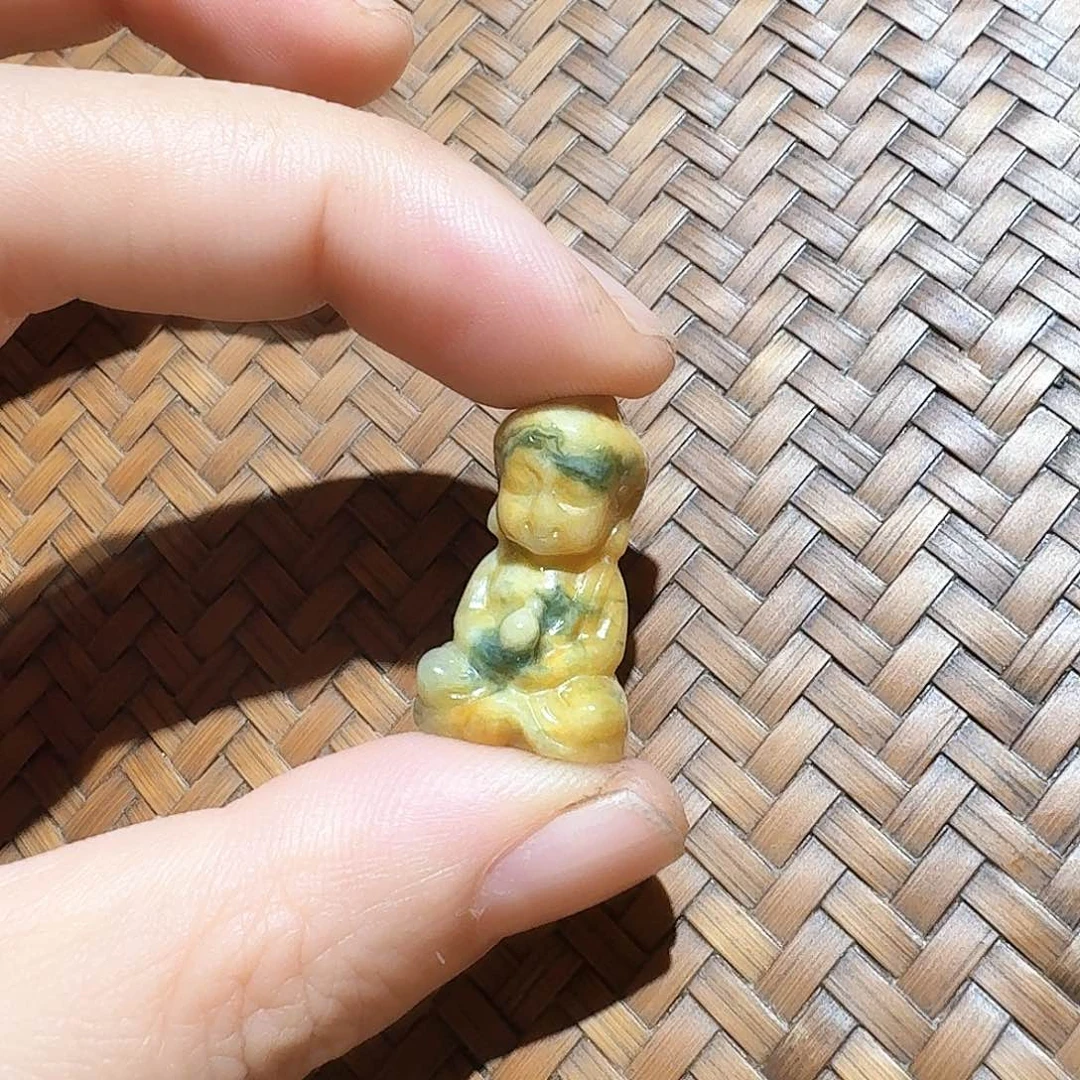 颈饰未镶嵌翡翠个性十足
