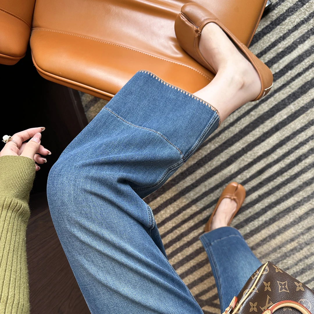 大码花边遮胯九分直筒显瘦牛仔裤女秋季款梨形身材弹力百搭烟管裤