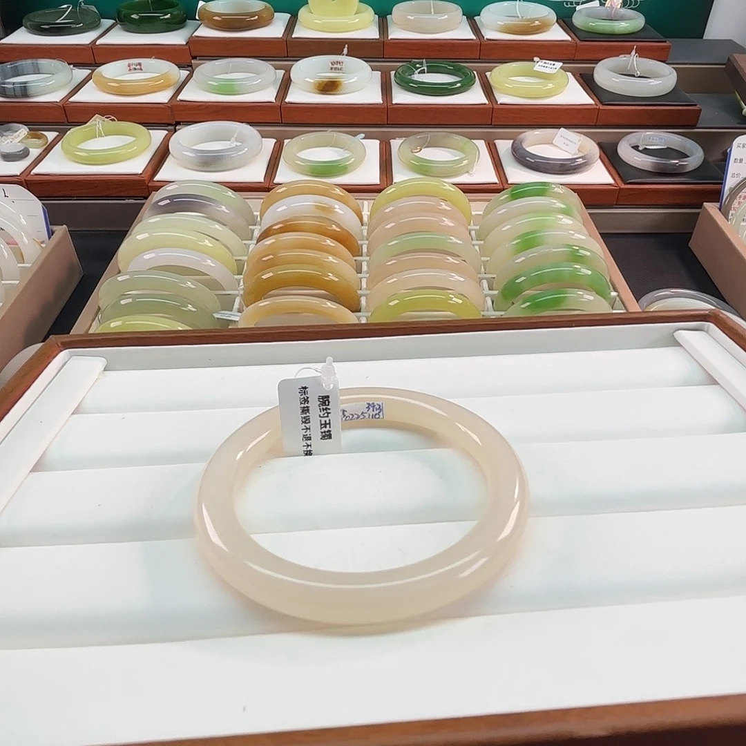 和田玉未镶嵌手镯冰粉小圆镯