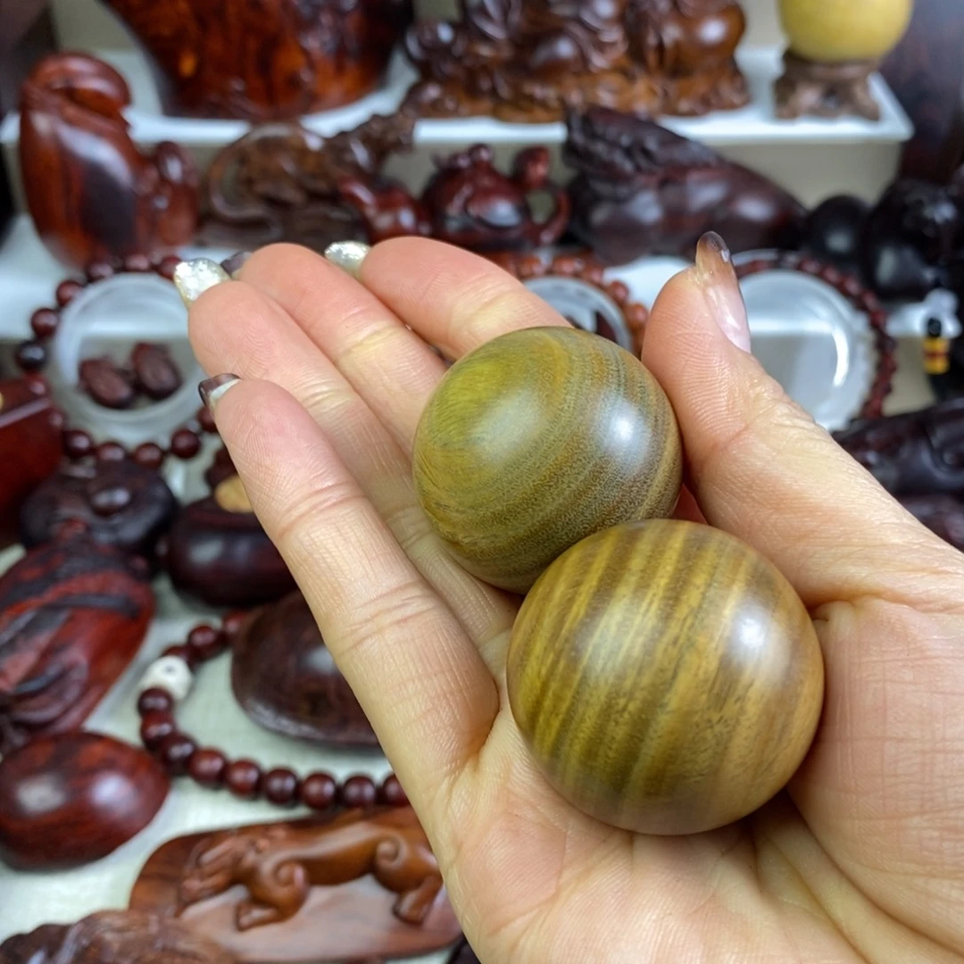 『***』木绿檀手球手把件