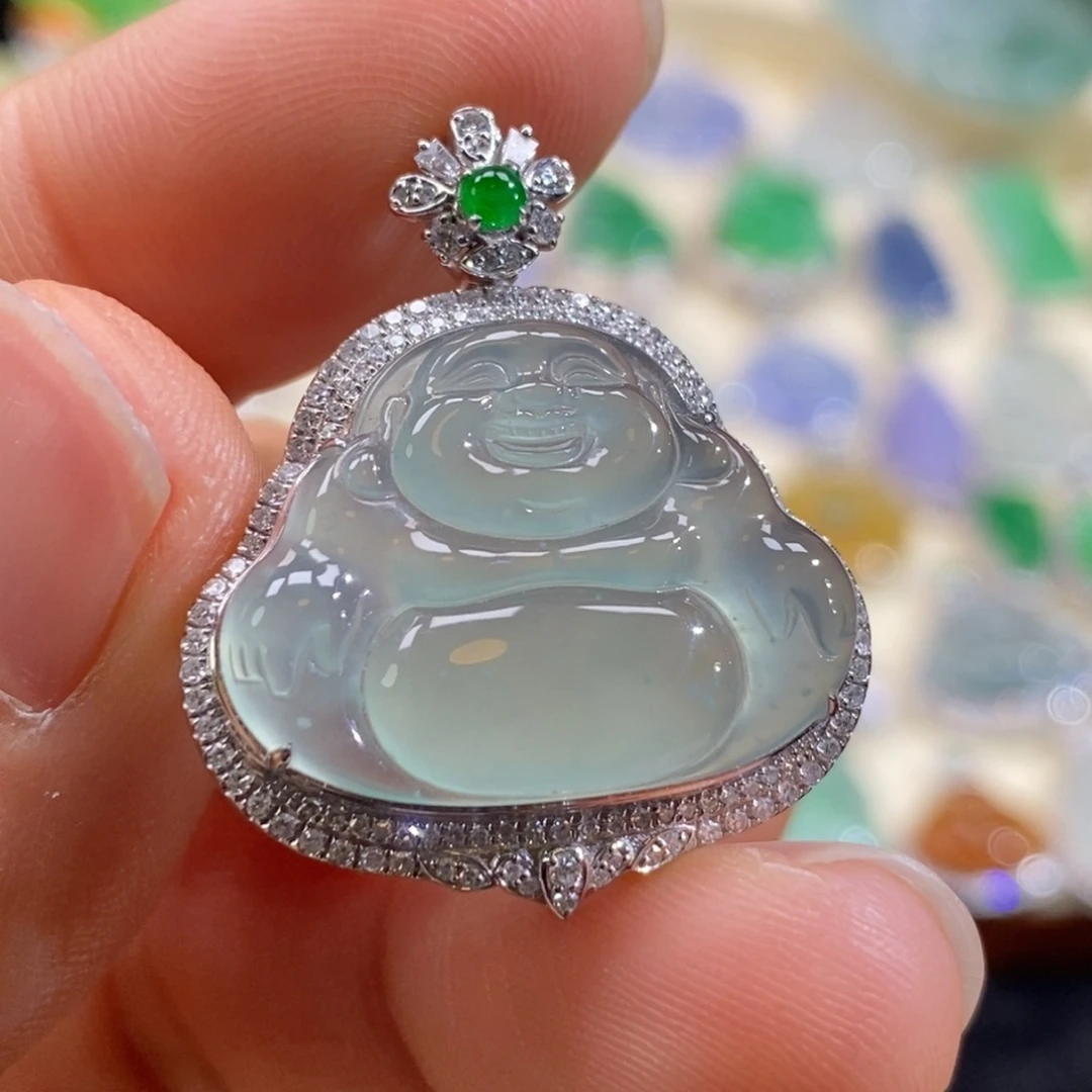 翡翠18K金镶嵌颈饰