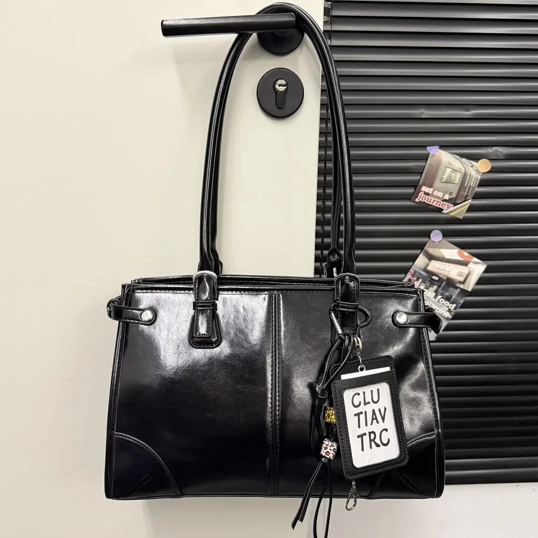 高级感大容量腋下包2025秋季新款小众复古百搭单肩包