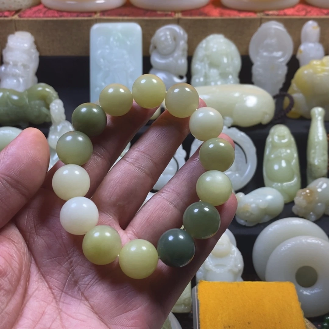 石***1和田玉未镶嵌挂件