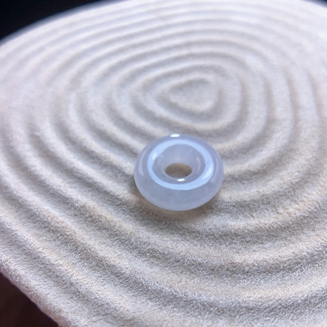 翡翠未镶嵌颈饰白冰甜甜圈