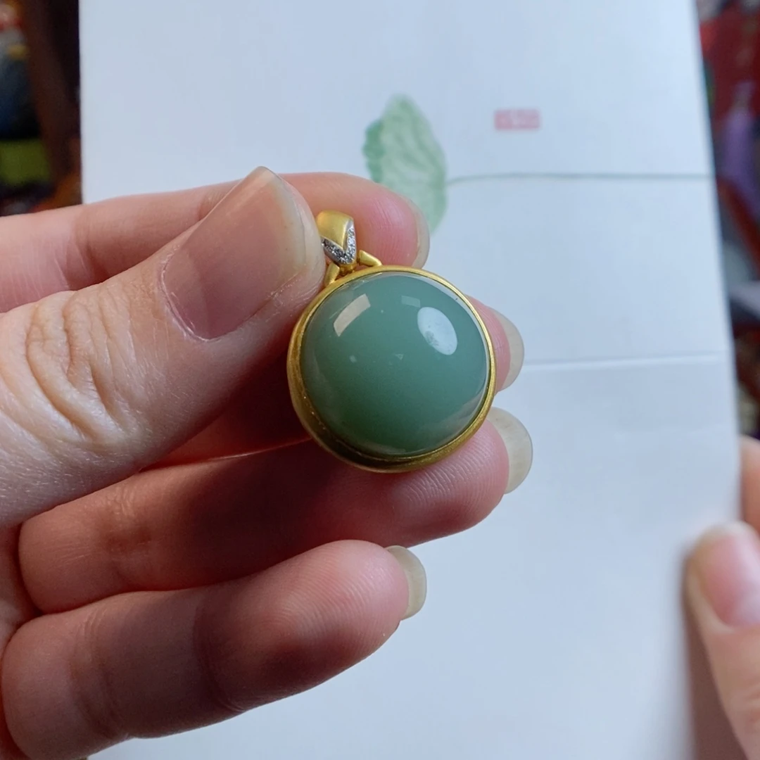 和田玉颈饰18K金镶嵌粉青