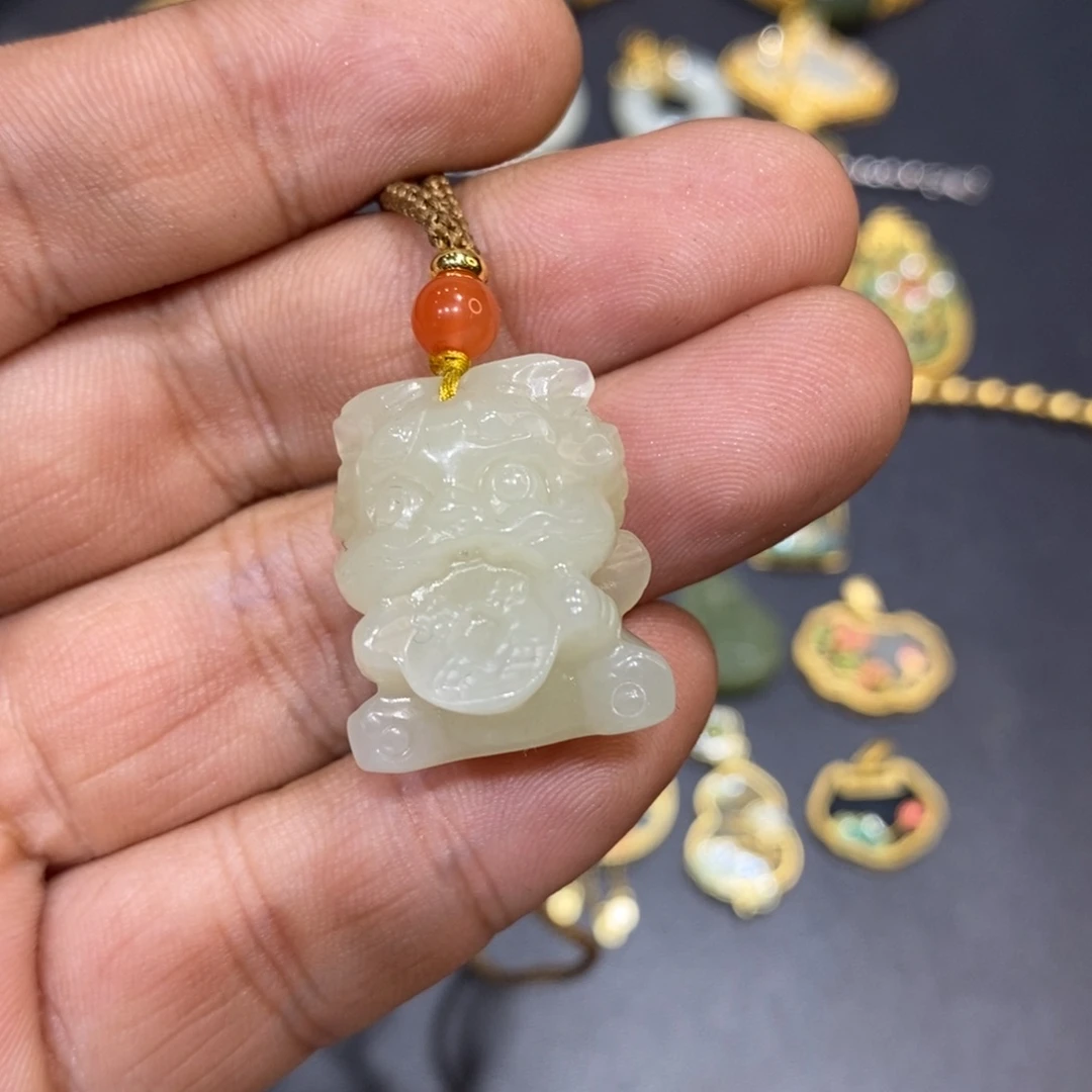 和田玉颈饰未镶嵌