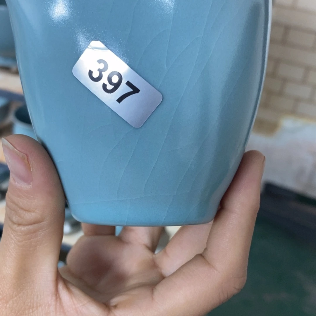 小***满陶瓷摆件抱朴瓷器仿古微瑕