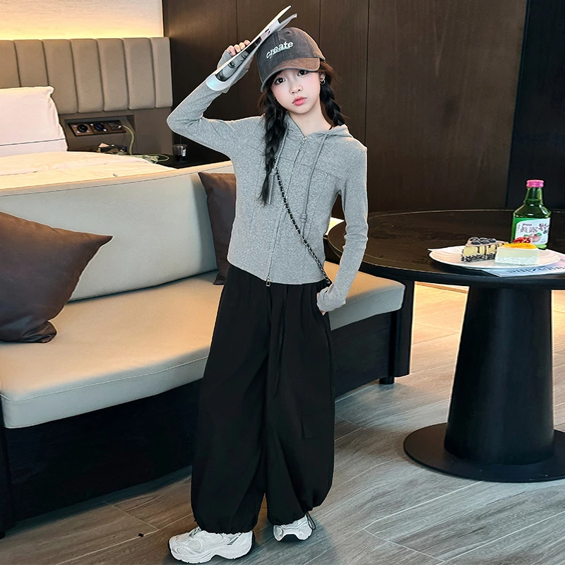 韩版女童秋装套装2025新款儿童洋气工装裤休闲针织连帽开衫两件套