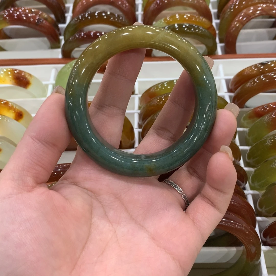 蛇纹石玉未镶嵌手镯