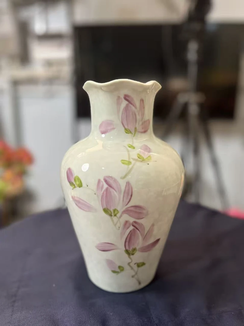 【云上花卉】白底 紫玉兰 花瓶 不凑单 发货后不支持退款