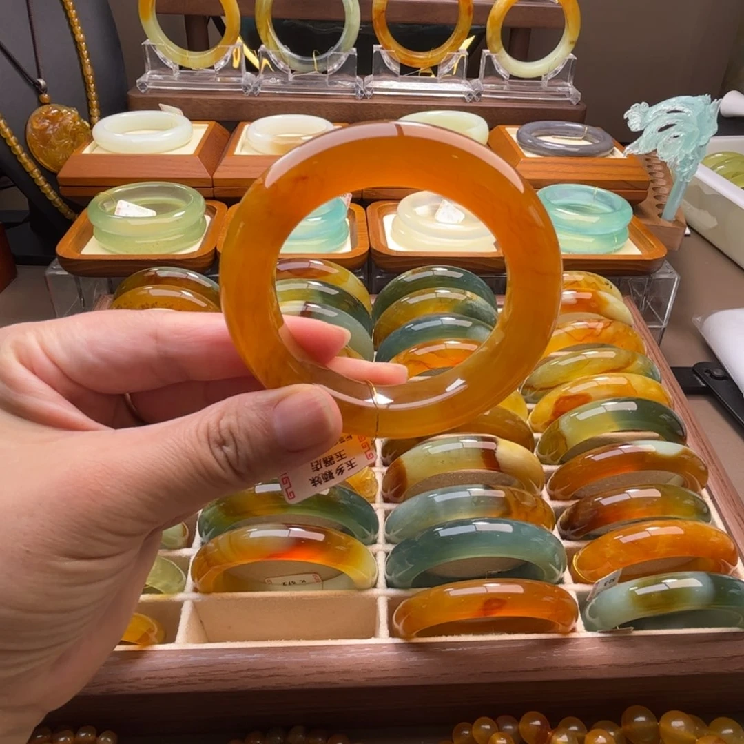 蛇纹石玉未镶嵌手镯54