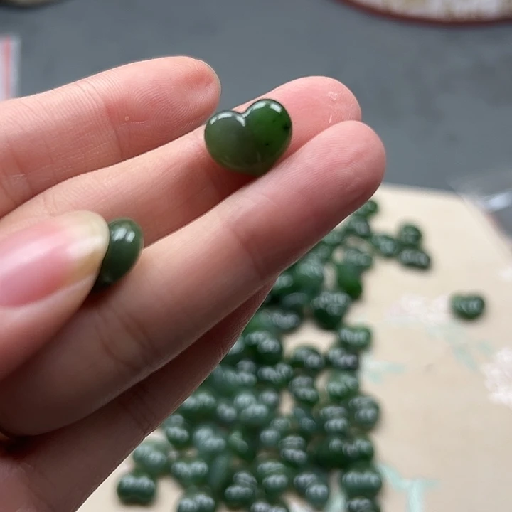 和田玉未镶嵌颈饰31