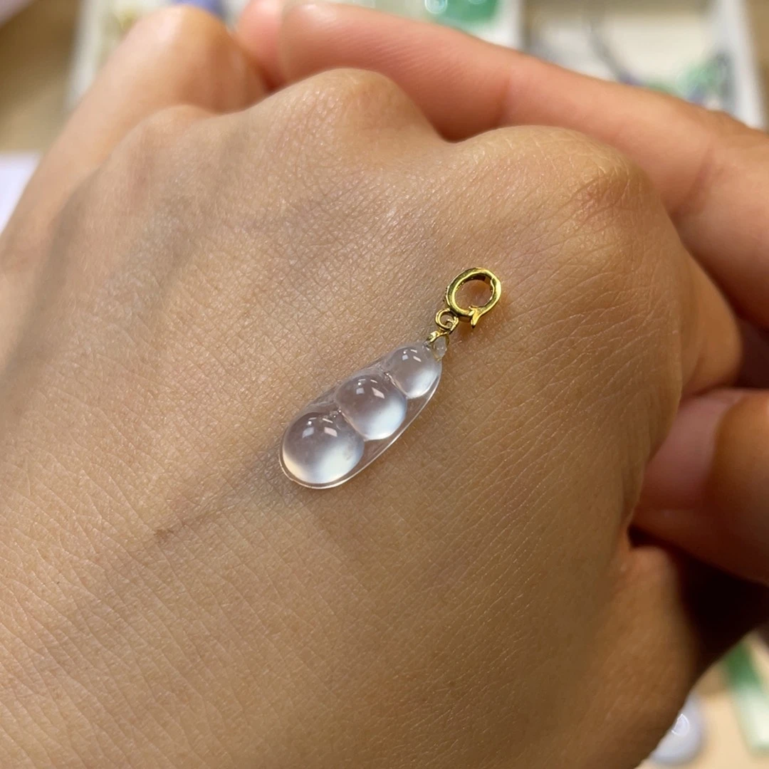 翡翠18K金镶嵌颈饰豆子023