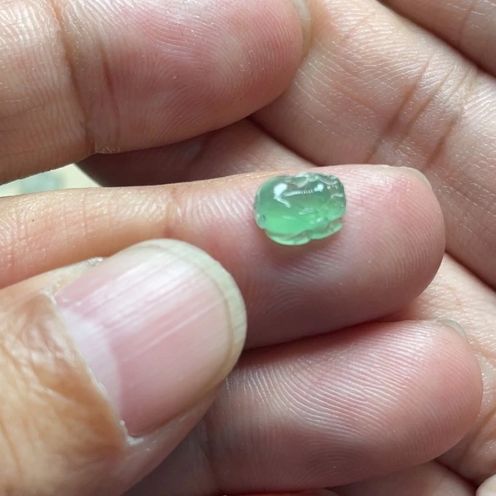 定制翡翠未镶嵌翡翠