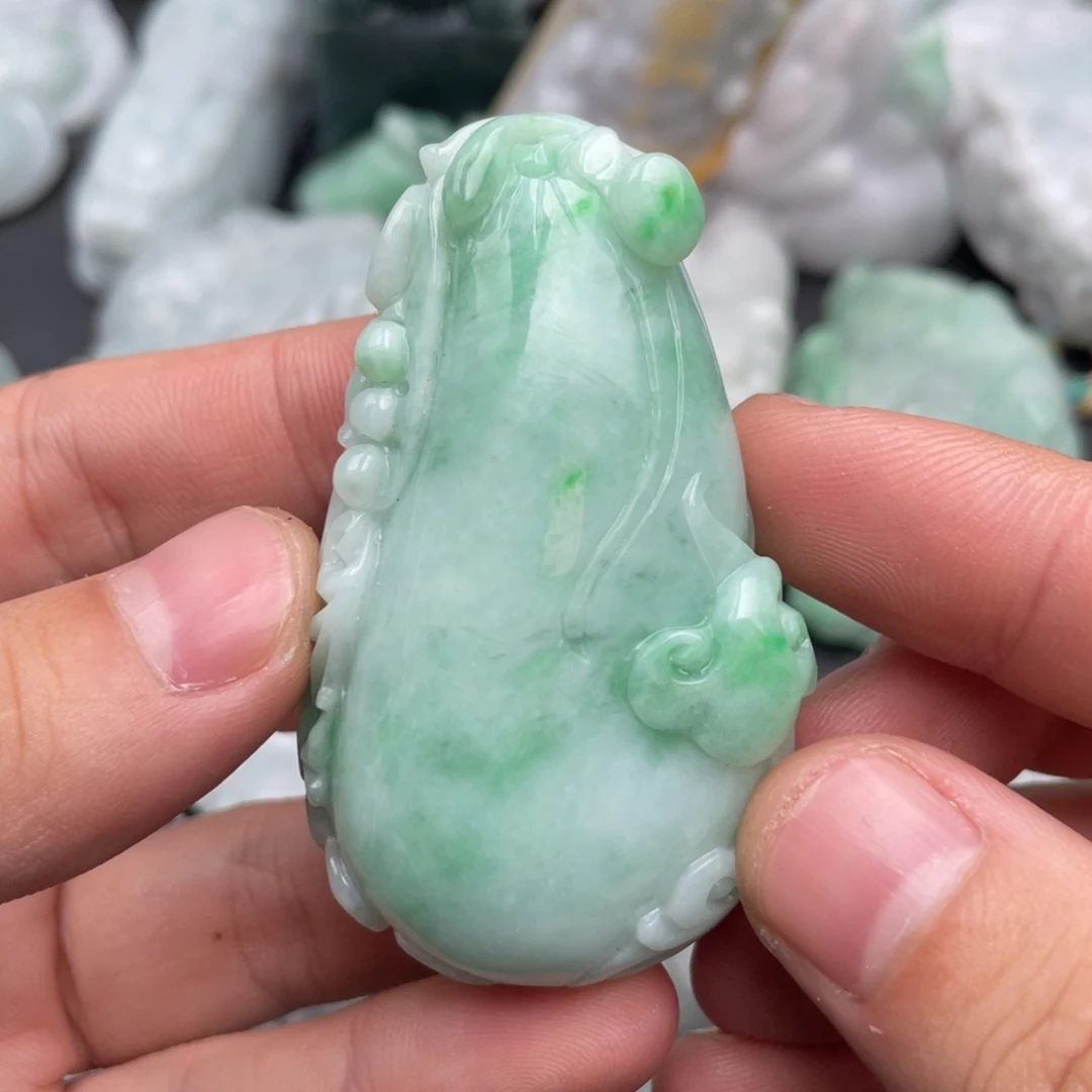 用***8翡翠未镶嵌吊坠(不含链)