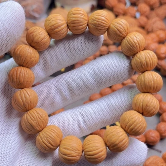 文玩核桃吊坠猴头土豪