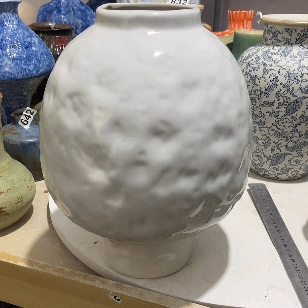 景德镇高温花瓶微瑕