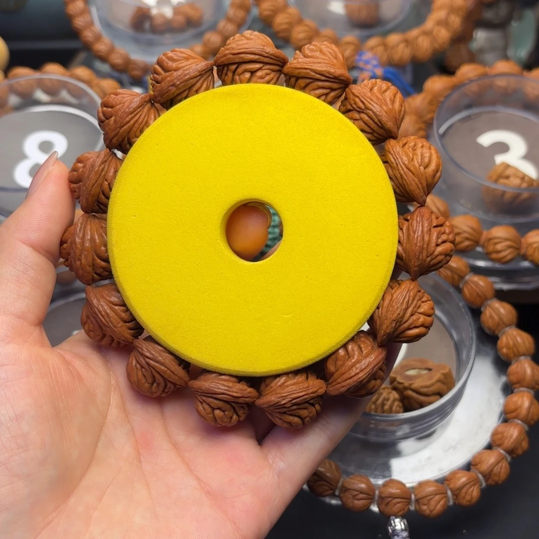 王***圆桃核吊坠野生红魔满天星19尺寸