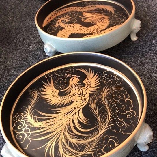 陶瓷器一对，品相完整