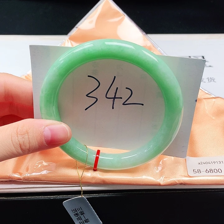 翡翠手镯（圆镯）未镶嵌缅甸天然a货手镯58