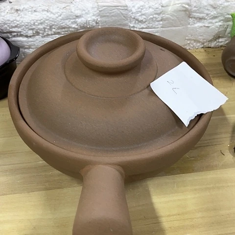 微瑕，明火，口径23高度9变形，