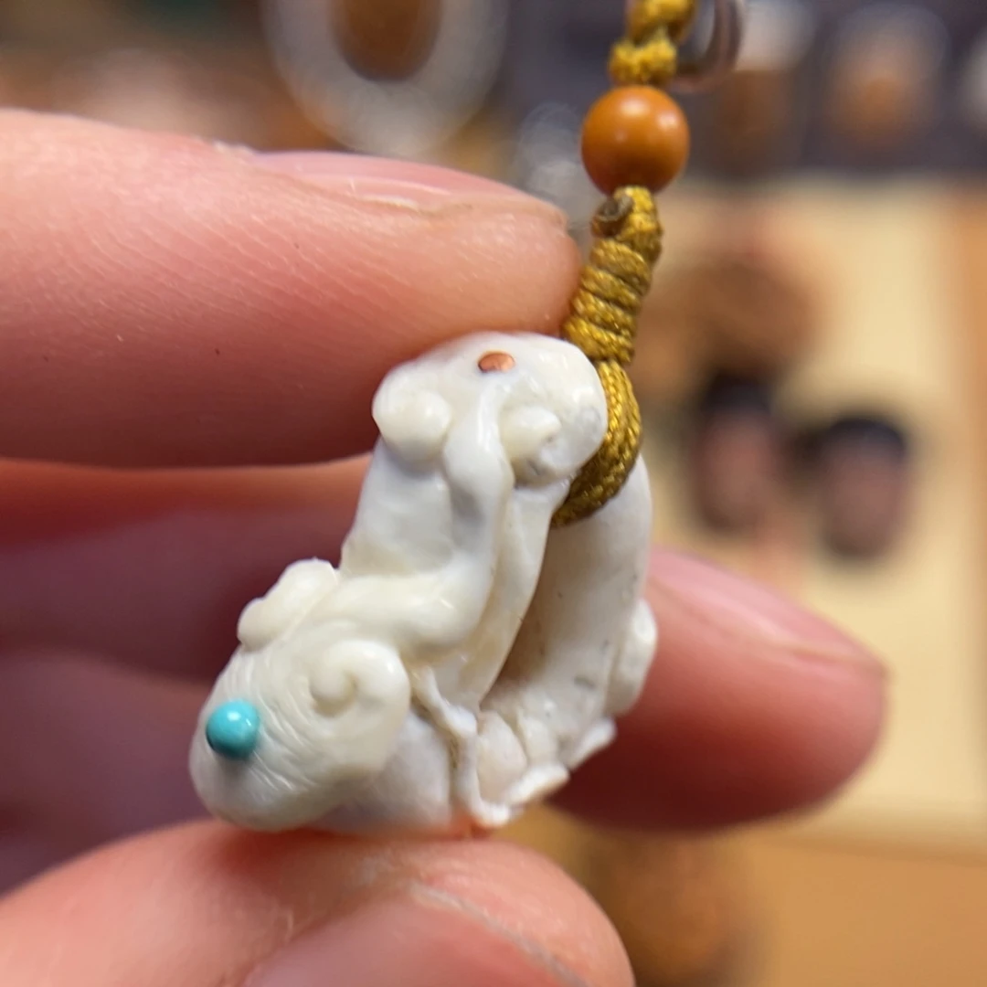 潍坊野猪牙雕刻如意