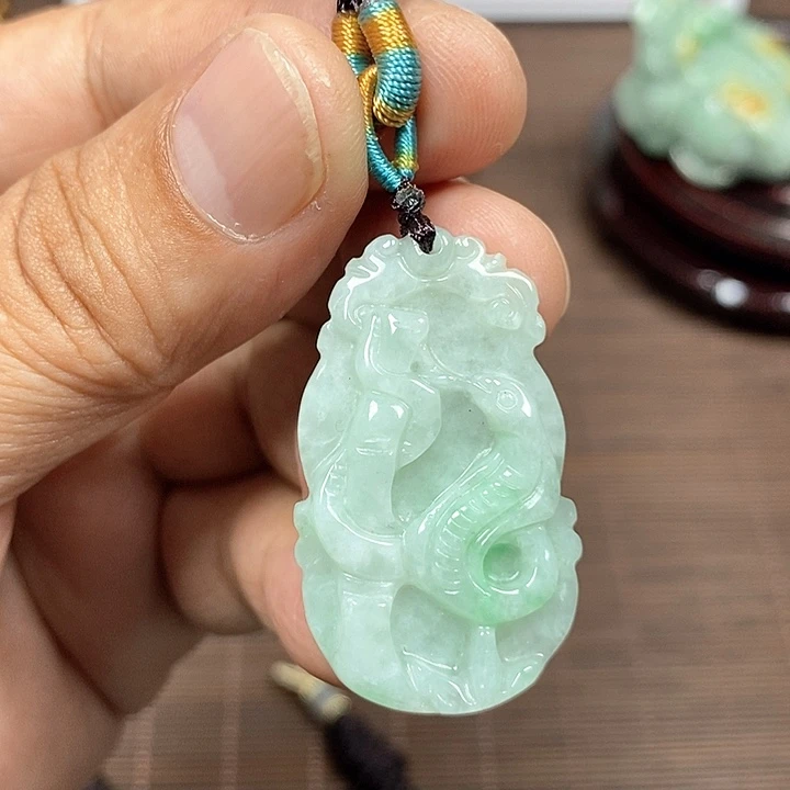 颈饰未镶嵌翡翠天然翡翠玉A货配证书