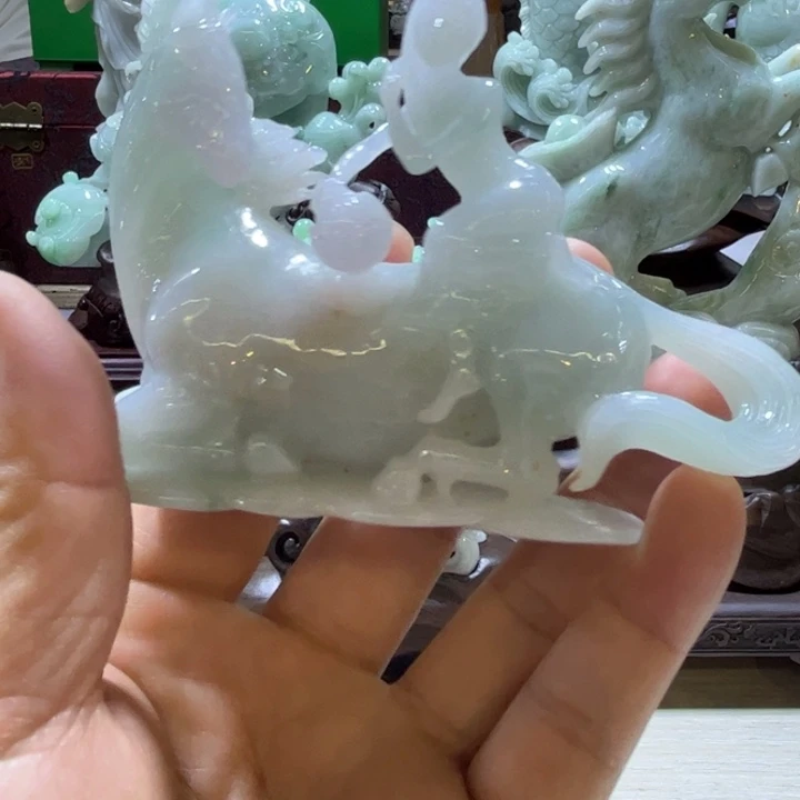 翡翠未镶嵌摆件白马王子