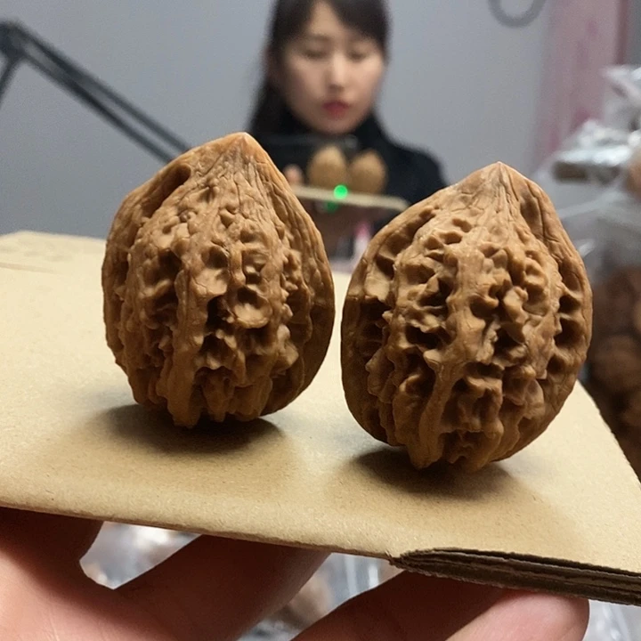 把件文玩核桃41大古石红皮高尖