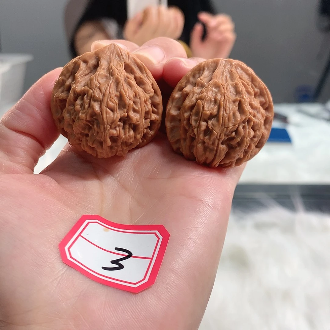 【闪购商品】文玩核桃吊坠白狮子37尺