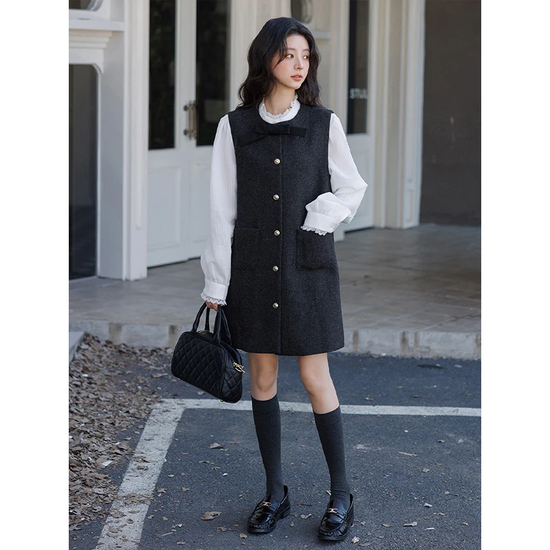 2025秋季新款法式蝴蝶结小香风背心裙女单排扣时尚气质直筒连衣裙