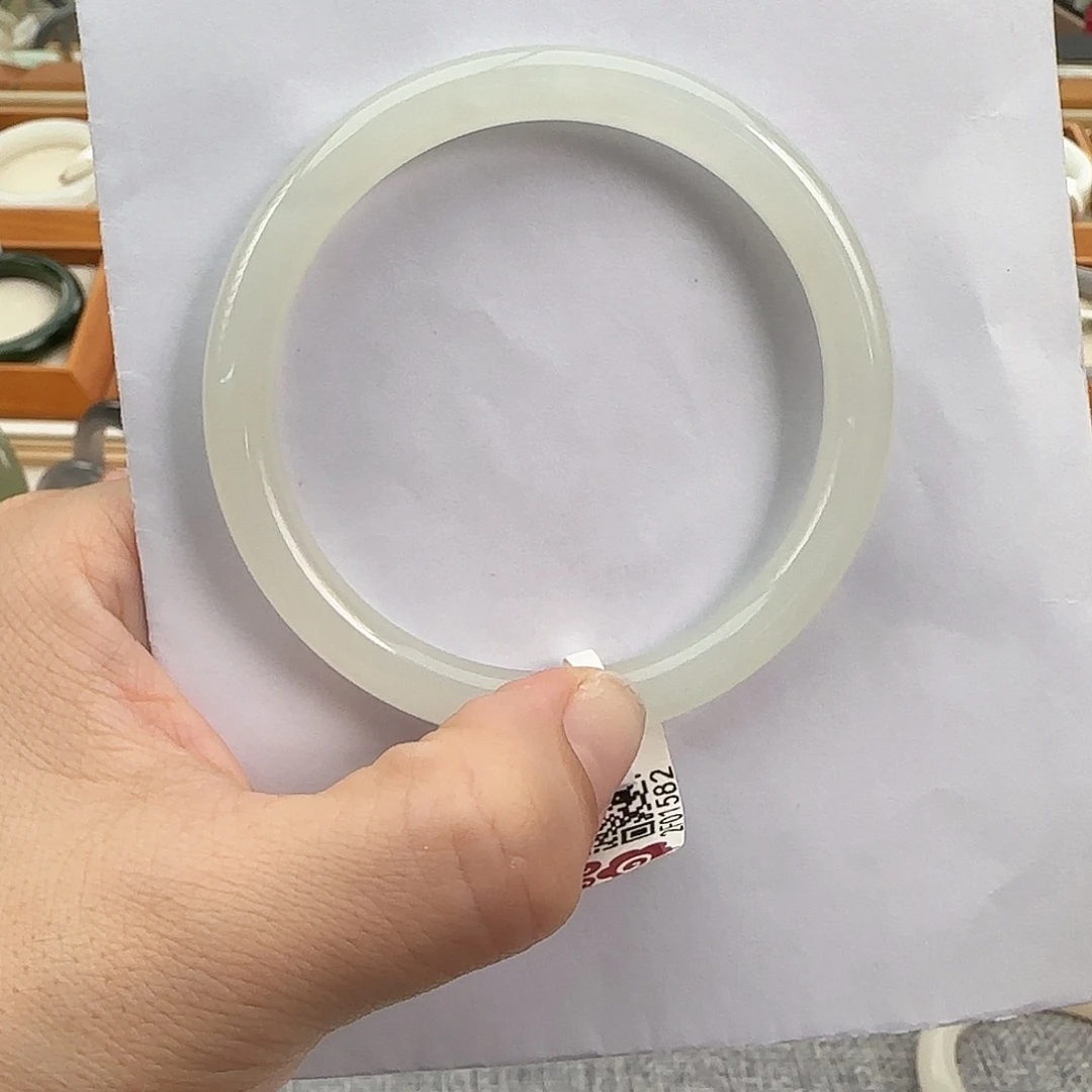 和田玉未镶嵌手镯冰白美人条58