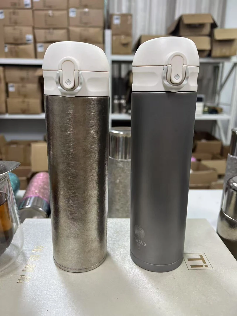 《钛*瑕疵保温运动弹跳》双层纯钛保温杯户外旅行便携弹跳杯