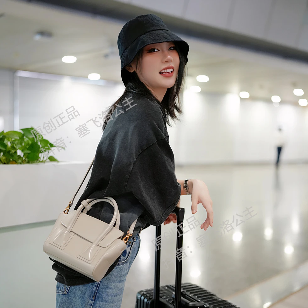 【CEFIRO · CiCi】2025高档精致潮流女士手提斜跨包包 WGG-1FB713