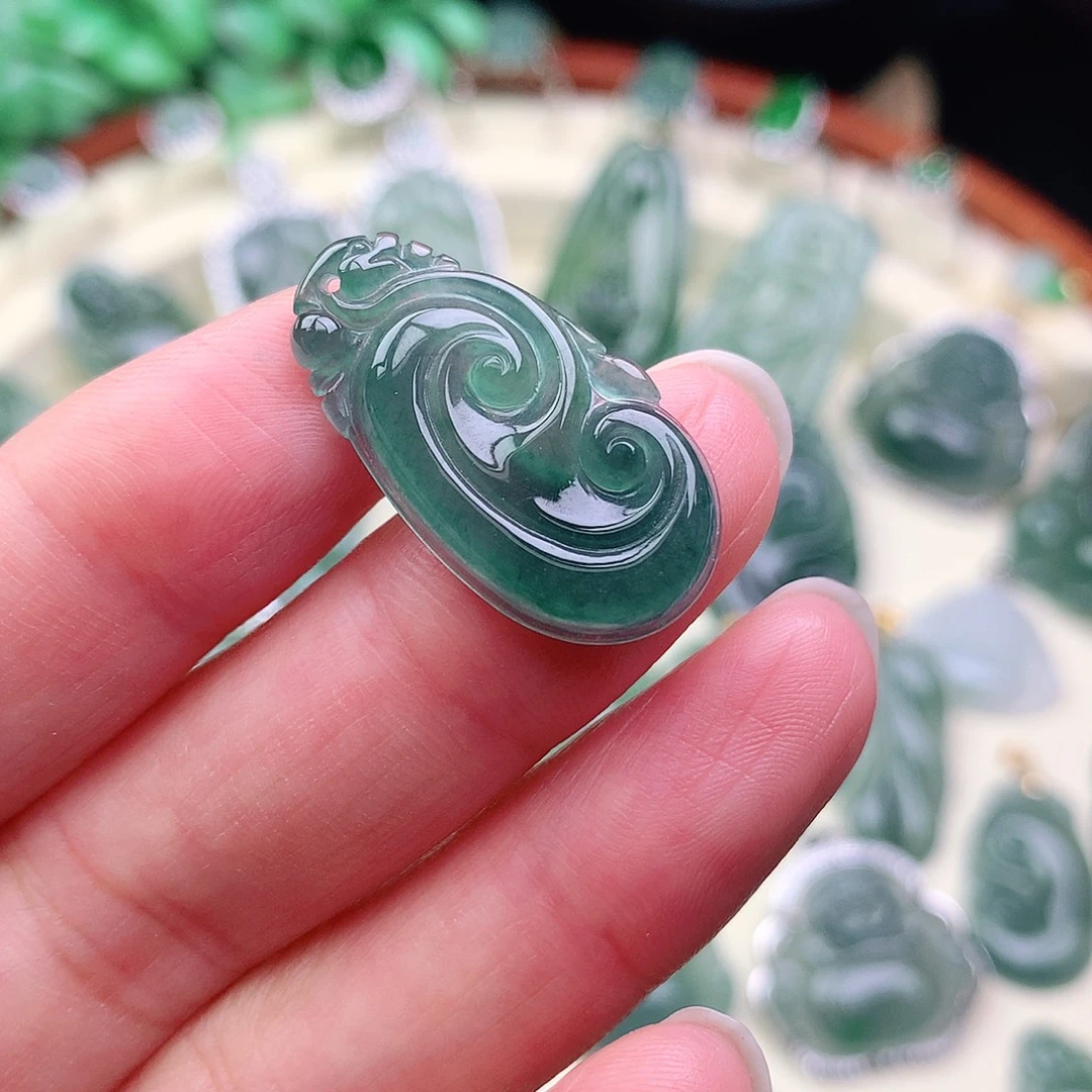 颈饰未镶嵌翡翠吊坠
