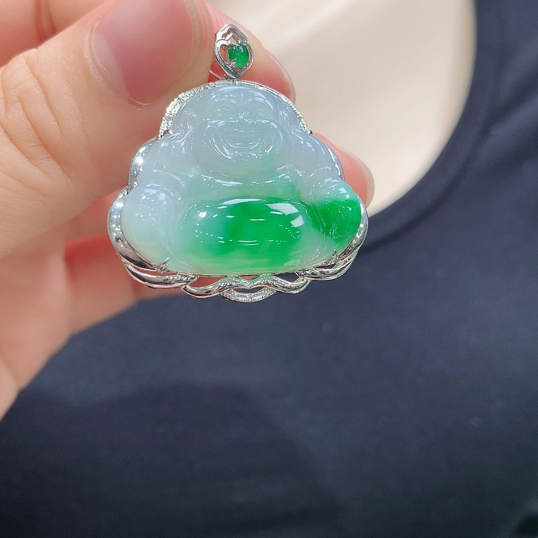 翡翠18K金镶嵌颈饰佛公