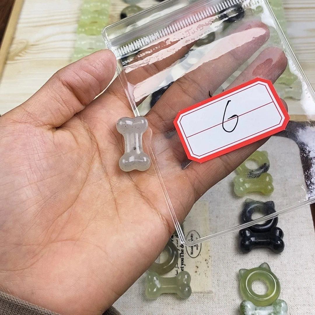 蛇纹石玉颈饰未镶嵌魔*